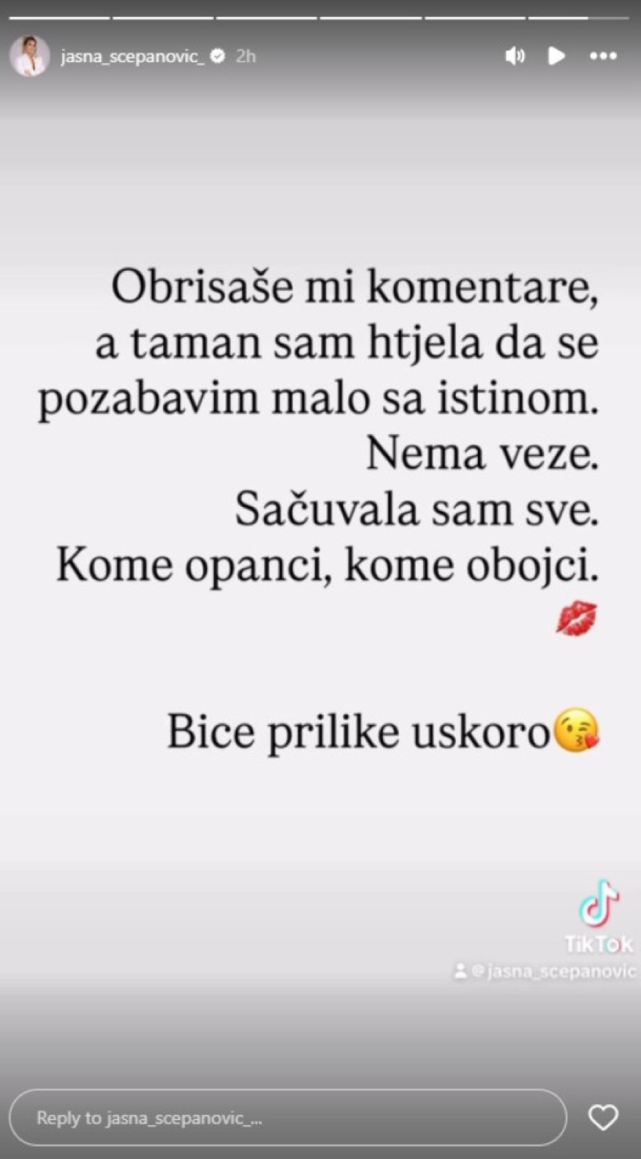 "Ne nudim se takvima kao što si ti!" Pevačica urnisala Šaka Polumentu: Izgubiš komad obraza kad progovoriš, deda