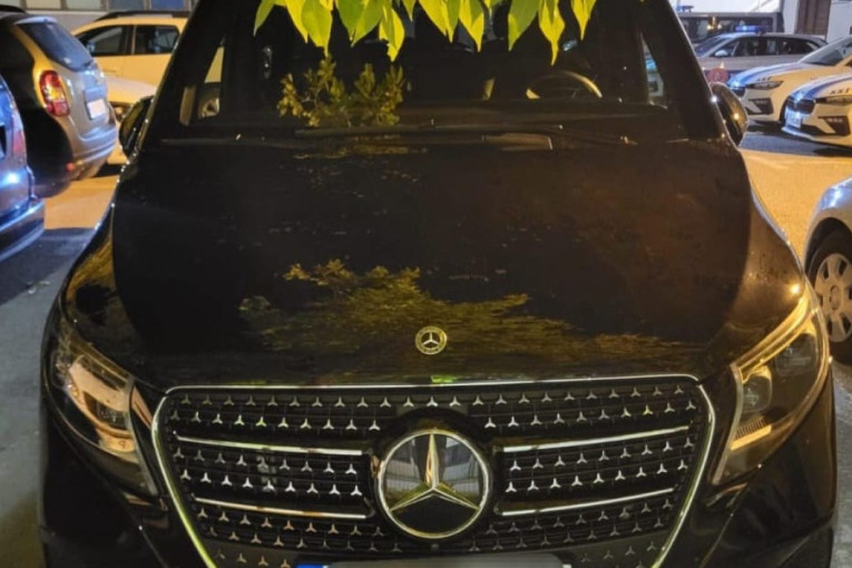 Oduzet luksuzni džip u Budvi: Dvojica Crnogoraca upotrebila lažne tablice i saobraćajnu dozvolu!