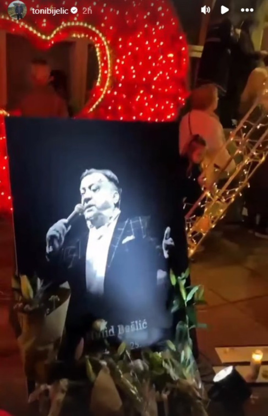 Toni Bijelić se oprostio od Halida Bešlića: Emotivne scene iz Sarajeva (FOTO)