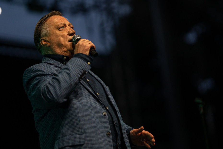 Uprkos sukobu, došao mu je na sahranu! Halid Bešlić je s ovim pevačem imao nesuglasice