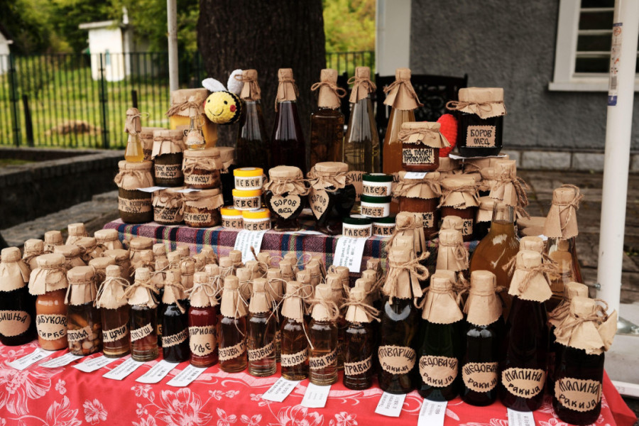 Šta stranci najradije nose iz Srbije: Od rakije i ajvara do stvari koje će vas iznenaditi