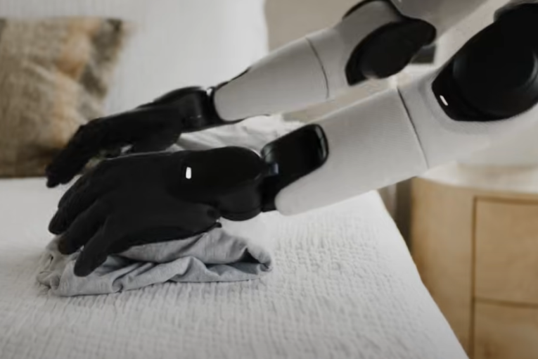 Mnogi su ovo željno isčekivali: Humanoidni robot je spreman da radi kućne poslove (VIDEO)