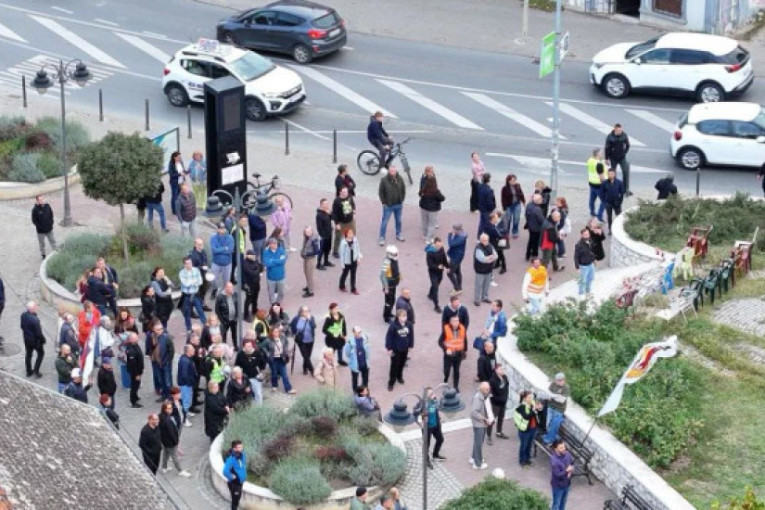 Sramota u Evropskom parlamentu, poslanica udarala čekićem ljude, pa se pozvala na imunitet