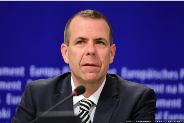 Vilimski reagovao povodom sramne rezolucije: Srbija zaslužuje poštovanje, ne ultimatume