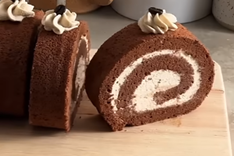 Recept dana: Ukusni moka rolat se topi u ustima i nestaje sa tanjira za tren oka