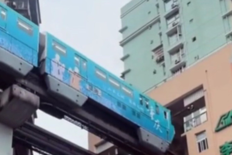 Jeziv snimak pada helikoptera: Petoro povređenih pri rušenju letelice u Kaliforniji (VIDEO)