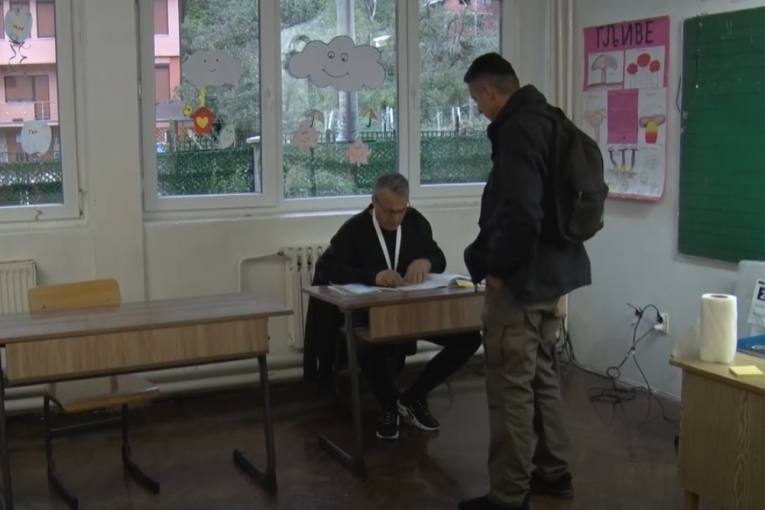 Još jedna pobeda - Srpska lista ima većinu od 9 od 10 opština! Vučić se uključio u štab! Kurti izgubio u Južnoj Mitrovici (FOTO)