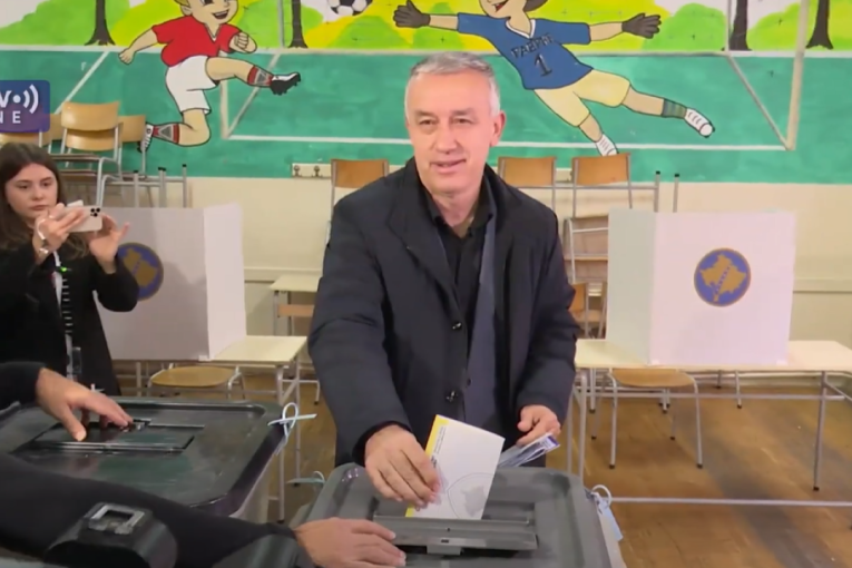 Još jedna pobeda - Srpska lista ima većinu od 9 od 10 opština! Vučić se uključio u štab! Kurti izgubio u Južnoj Mitrovici (FOTO)