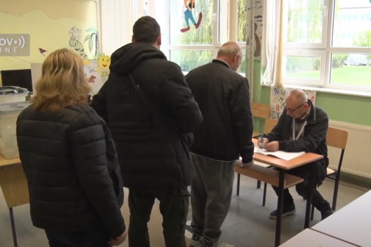 Još jedna pobeda - Srpska lista ima većinu od 9 od 10 opština! Vučić se uključio u štab! Kurti izgubio u Južnoj Mitrovici (FOTO)