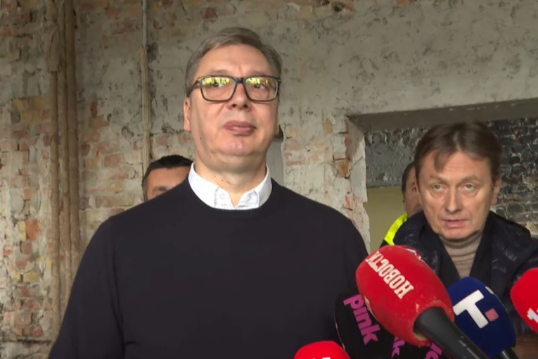 Vučić obišao radove na porodilištu u Višegradskoj: Ulažemo 40 miliona, nema života ni države bez dece (FOTO/VIDEO)