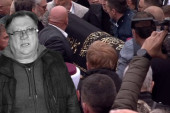"Postoje samo ljudi i neljudi" Dan nakon sahrane ovaj muškarac posetio grob Halida Bešlića