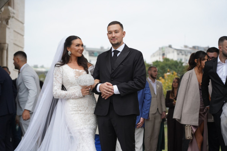 Ispoštovali najstariji srpski običaj: Evo šta su Uroš i Jovana Živković uradili tik nakon crkvenog venčanja