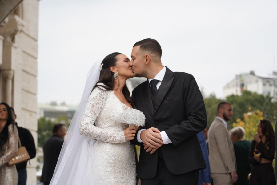 Ispoštovali najstariji srpski običaj: Evo šta su Uroš i Jovana Živković uradili tik nakon crkvenog venčanja