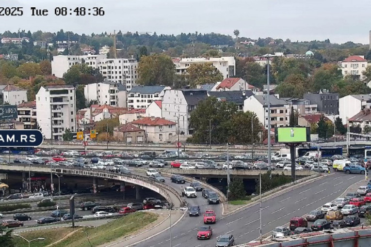 Haos na Pupinovom mostu: Blokiran Zemun, uz kamere 24 izbegnite sve veću gužvu  (VIDEO)