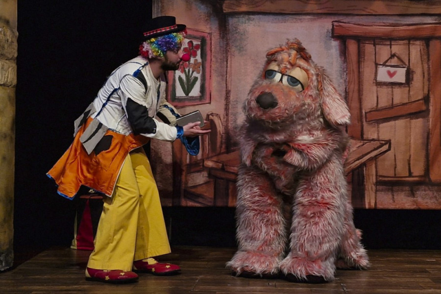 Kako je klovn Sima uz pomoć čarobnog upaljača uspeo da osvoji princezu: Nova dečja predstava u Pozorištu Puž (FOTO)