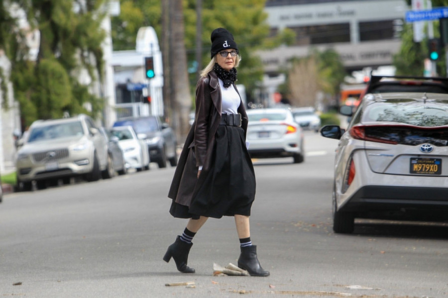 Bore, šešir i osmeh do ušiju: Kako je Dajan Kiton redefinisala eleganciju u Holivudu, autentično i bez filtera (FOTO)