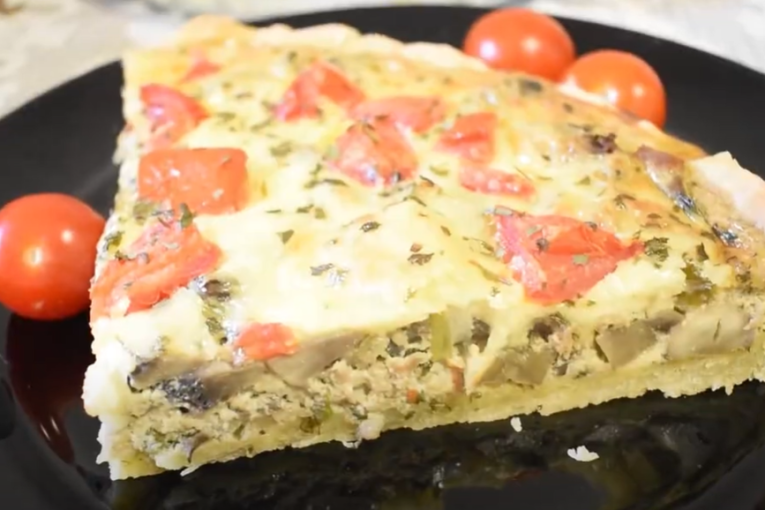 Recept dana: Tart sa pečurkama i mesom je domaće zasitno jelo koje izgleda kao iz restorana
