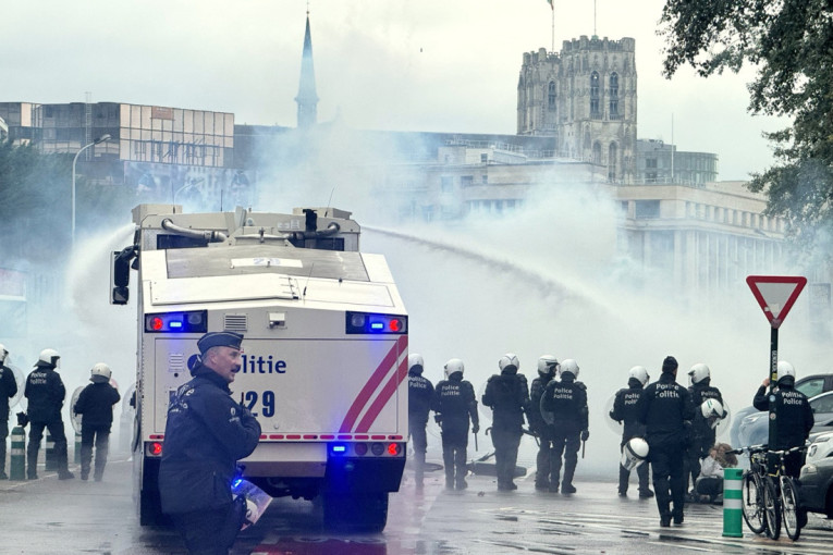 Ruski senator "zapalio" Evropu! "Babiš sledi Orbana, Brisel gubi kontrolu!"