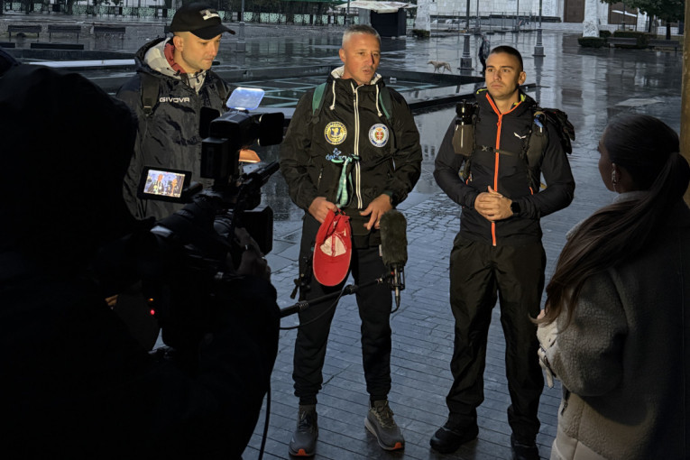 Policajci velikog srca prešli više od 400 kilometara: Evo gde se sad nalaze,  ovo rade zbog dece!