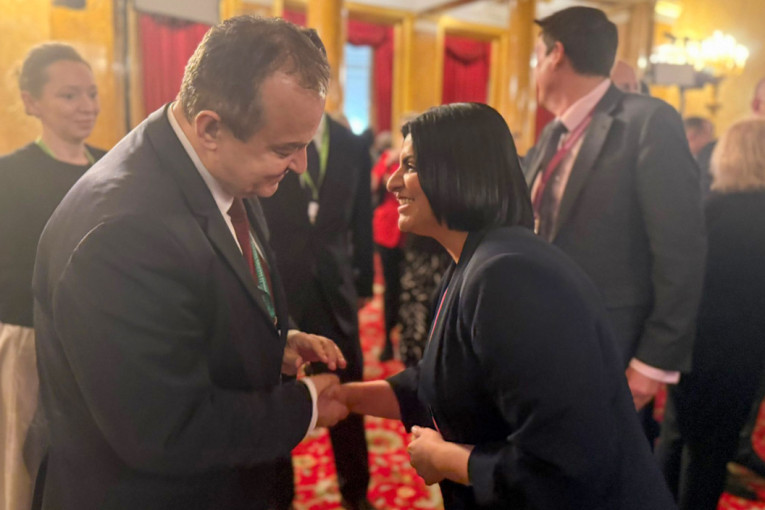 Dačić na marginama Konferencije u Londonu sa britanskom ministarkom Mahmud