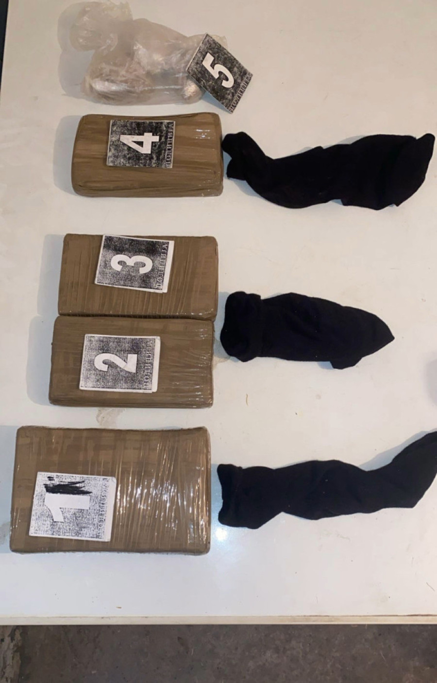 Hapšenje u Smederevu! Muškarcu pronađeno oružje i droga! (FOTO)