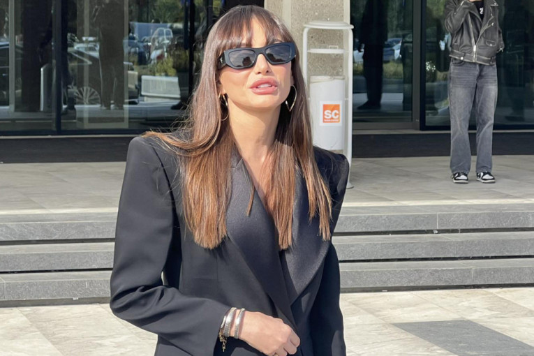Emina Jahović otopila hijaluron u usnama! Sad tvrdi da ima prirodan izgled