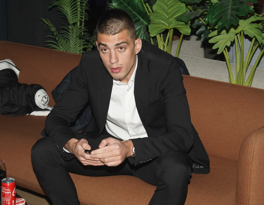 Prvo pojavljivanje Vujadina Savića nakon skandala: Evo kod koje pevačice je došao!