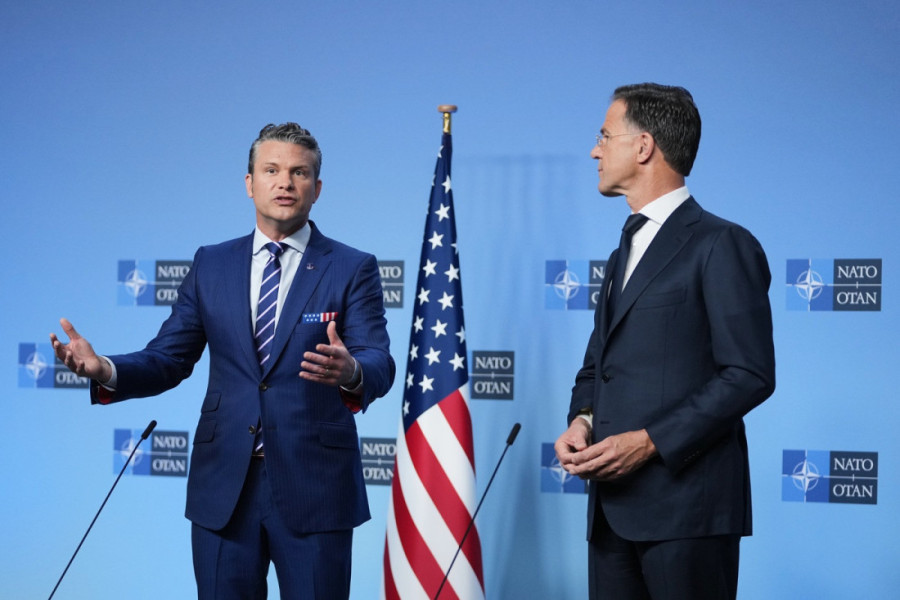 Šef Pentagona na sastanku NATO-a: Ukrajini stiže američko oružje