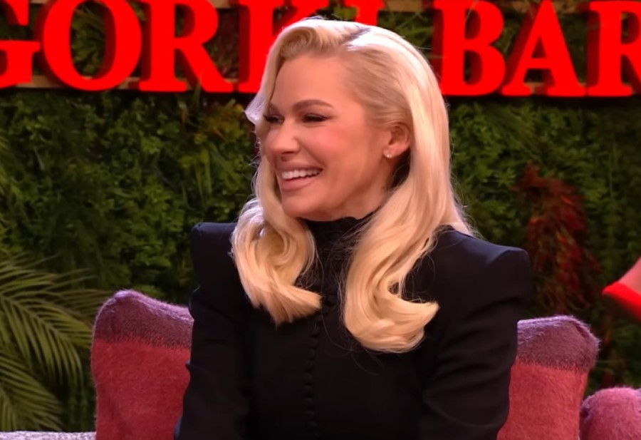 Bekvalčeva blista u belom od glave do pete, pokazala i prsten: Ovo su detalji! (FOTO/VIDEO)