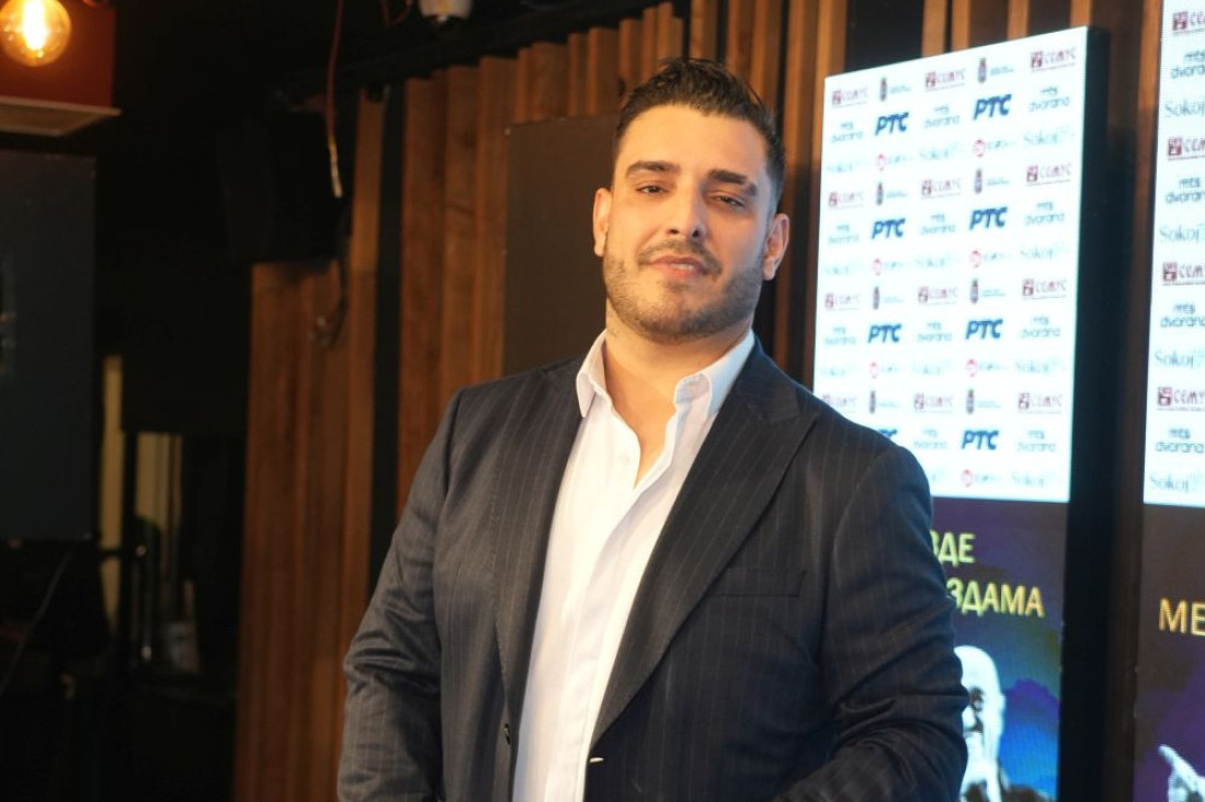 Gospodin Željko: Maskirao se, uzeo mikrofon i pokidao u Knezu