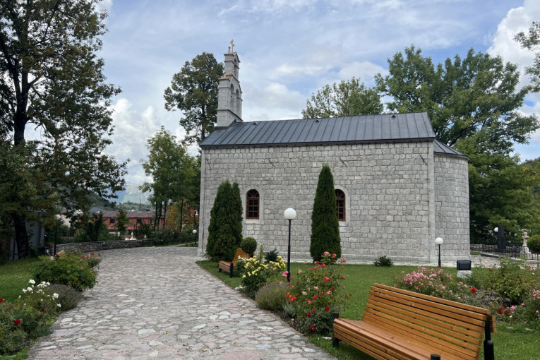 Ovo je crkva ispred koje će biti postavljen spomenik Amfilohiju: Voljeni crnogorski Đedo dobiće obeležje na Lučindan (FOTO)