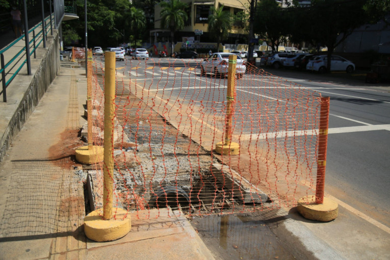 Putevi uglavnom prohodni i bez snega! Vozači, obratite pažnju na maglu i led
