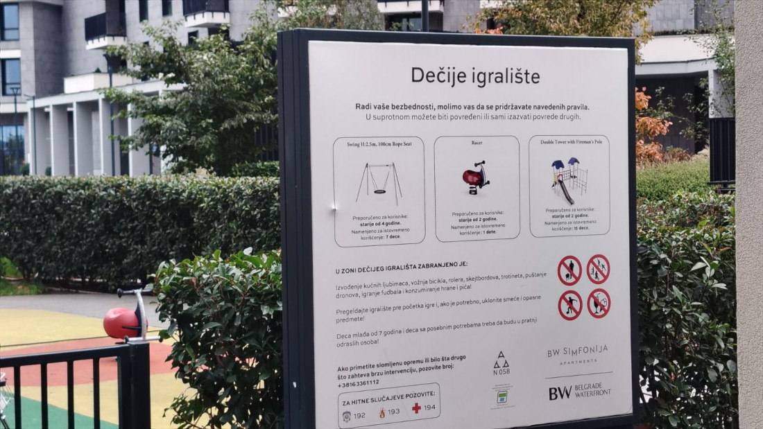 Filip Ivanović ubijen na dečijem igralištu! Rupe od metaka svugde po parku, hitac probio i ulaz u zgradu! (FOTO/VIDEO)