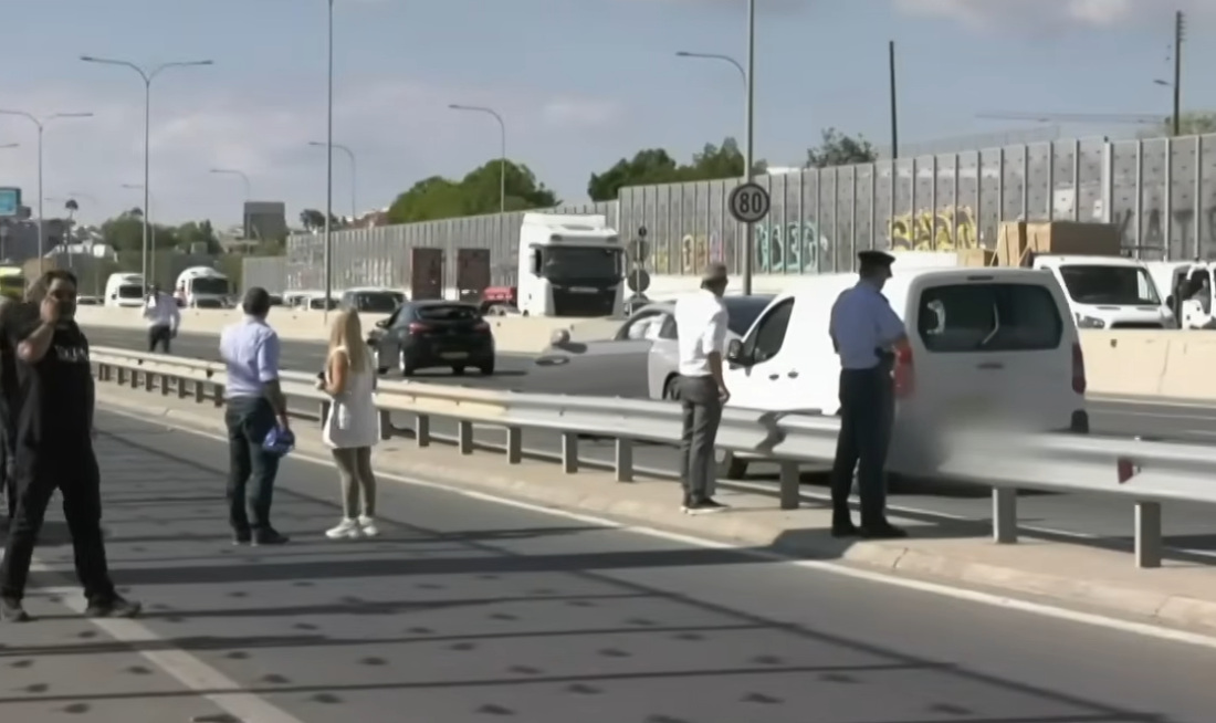 Revolucija u fudbalu! Selektor digao ljubičasti karton, evo šta to znači (FOTO/VIDEO)