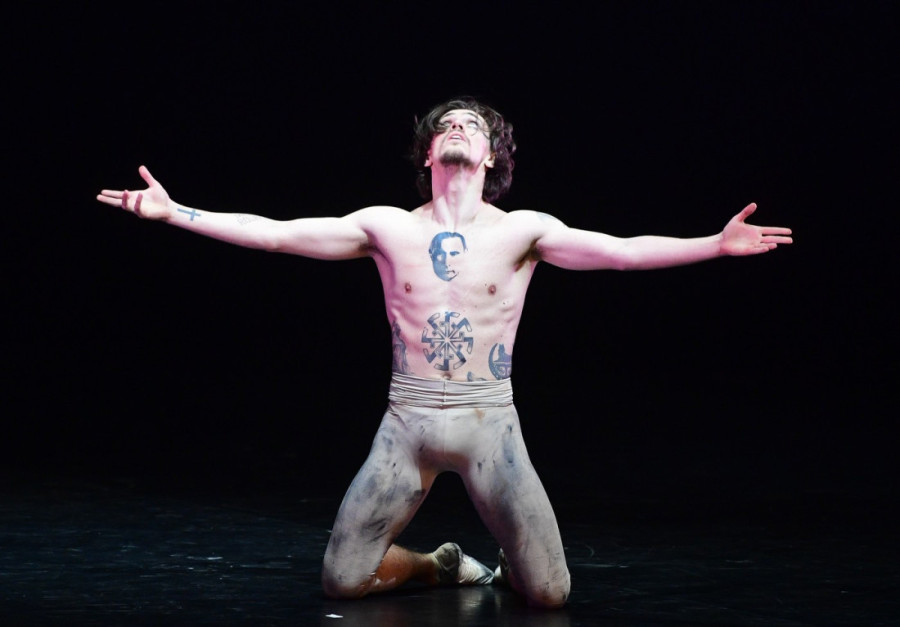 Zašto je Zelenski oduzeo ukrajinsko državljanstvo baletanu Polunjinu? Na grudima ima tetovažu Putina, osećao se kao Rus (FOTO)