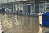 Potop u Novom Pazaru: Ulice i podrumi pod vodom nakon što je pukla glavna cev - ovo su slike sa lica mesta (FOTO)
