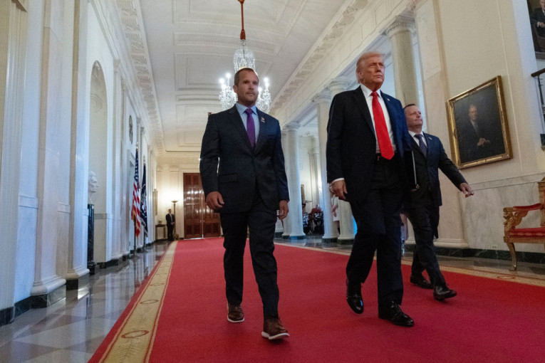 SAD uvele sankcije ruskim naftnim kompanijama Rosnjeft i Lukoil