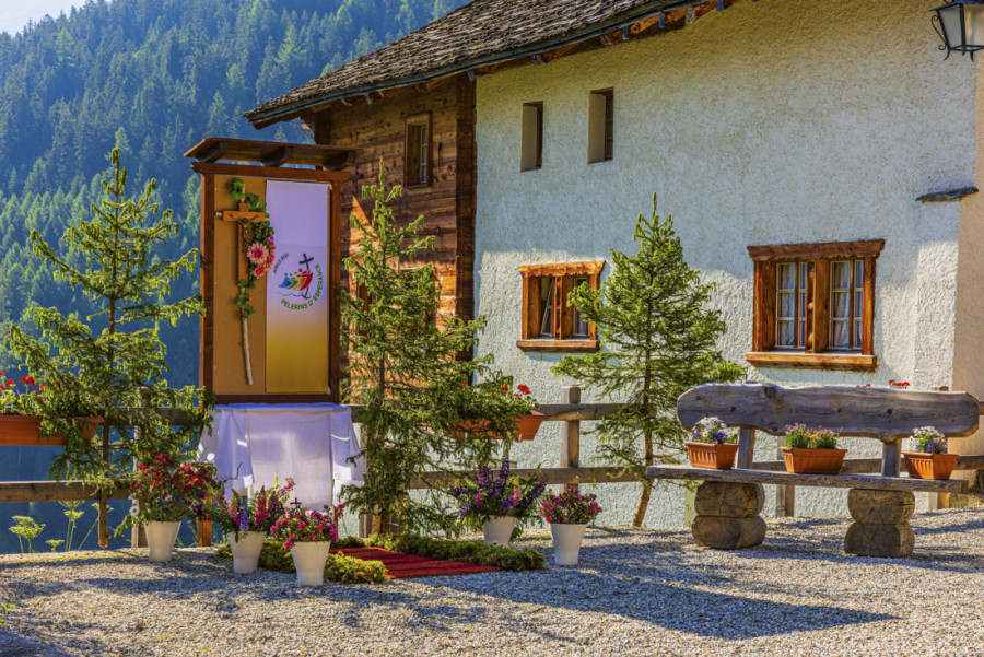 Tajanstvena tradicija idiličnog alpskog mesta: Selo u kojem niko ne želi da načne svoj komad sira (FOTO)
