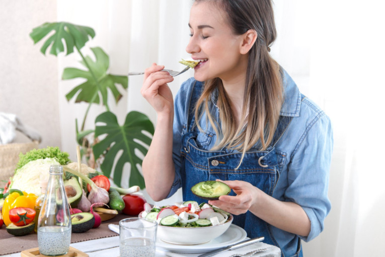 Gastroenterolog otkrio šta jede svakog dana kako bi smanjio rizik od raka (JELOVNIK)