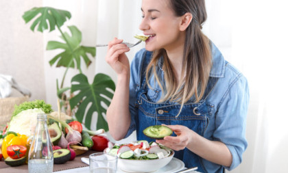 Stručnjak za dugovečnost otkrio koje jelo važi za jedno od najzdravijih na svetu: Oni koji žive 100 godina redovno ga jedu (VIDEO)