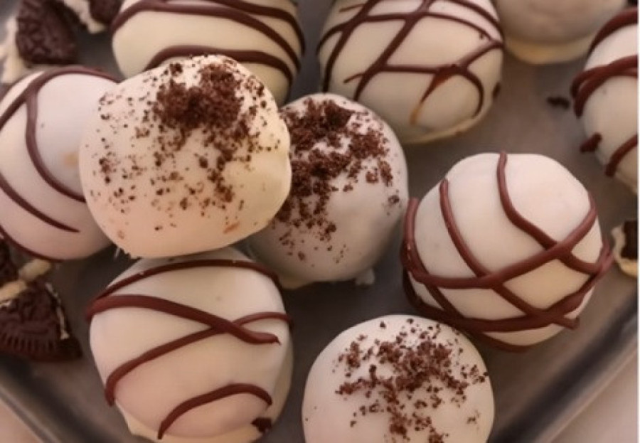 Recept dana: Oreo kuglice su neodoljiva poslastica bez pečenja od samo tri sastojka koju će mališani obožavati