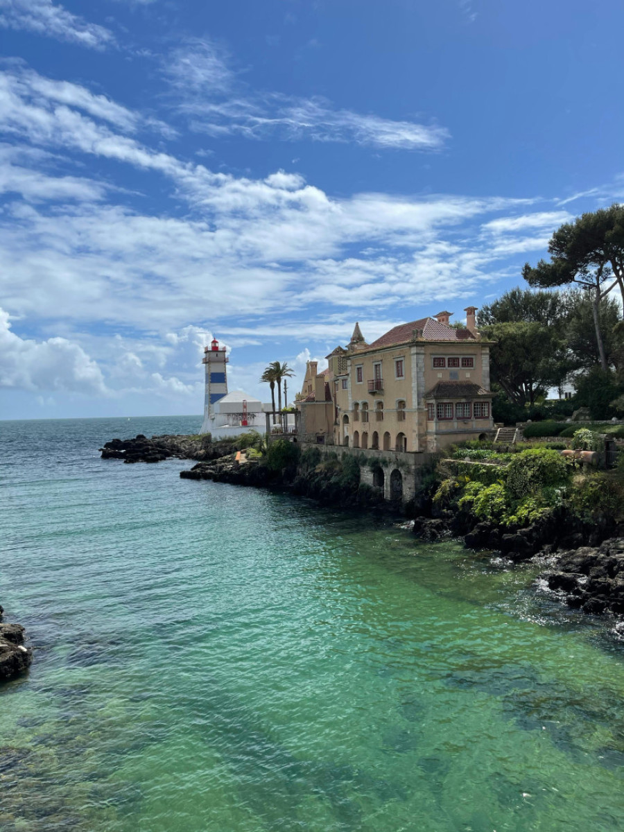 Portugalska rivijera o kojoj se ne priča dovoljno: U ovom gradu sunce greje i u oktobru, a vino se pije sa pogledom na okean!