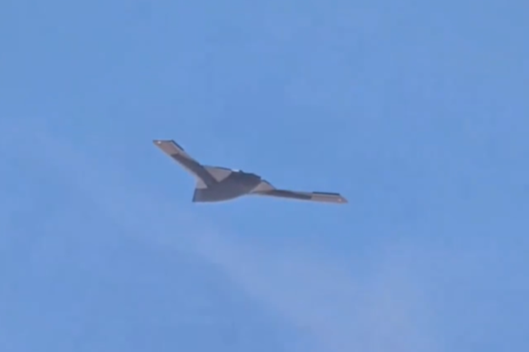 Prvi put snimljen opasni kineski dron: Nevidljiva grdosija može da nosi i bombu od četiri tone (VIDEO)