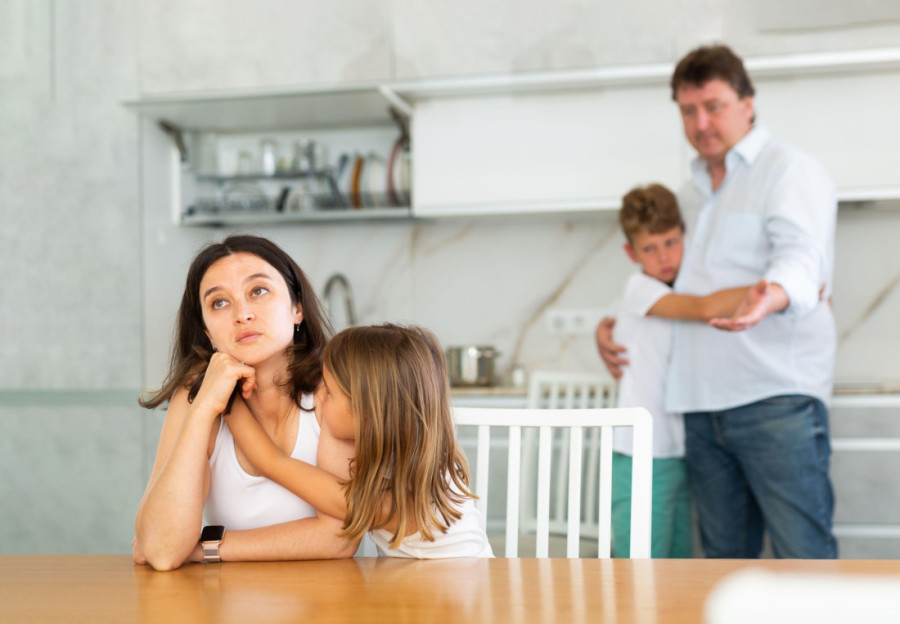 Kada razvod postane rat! Deca plaćaju najveću cenu sukoba roditelja (FOTO/VIDEO)