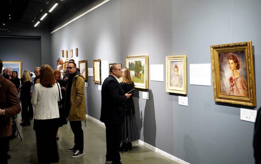 Košmarni bal pod maskama koje se tope pod granatama i požarima: Izložba "Četvrti Trijenale MNMU: Ekscentrici" (FOTO)