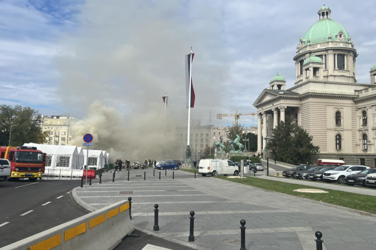 Dorćolski blokader terorista koji je pokušao da ubije nevinog čoveka na istoj slici sa Plenkovićem? I šta znače reči - "završio sam posao!"?