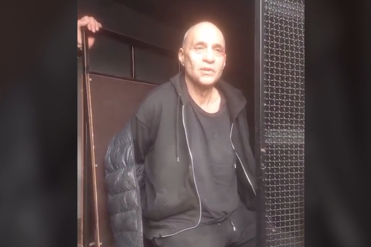 Određen pritvor osumnjičenom blokaderu da je ispred Skupštine ranio muškarca