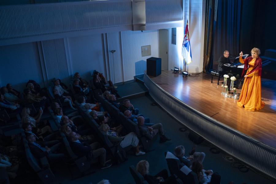 Muzika je spojila dva sveta: Moskva i Beograd u jedinstvenoj muzičkoj večeri u Ruskom domu (FOTO)