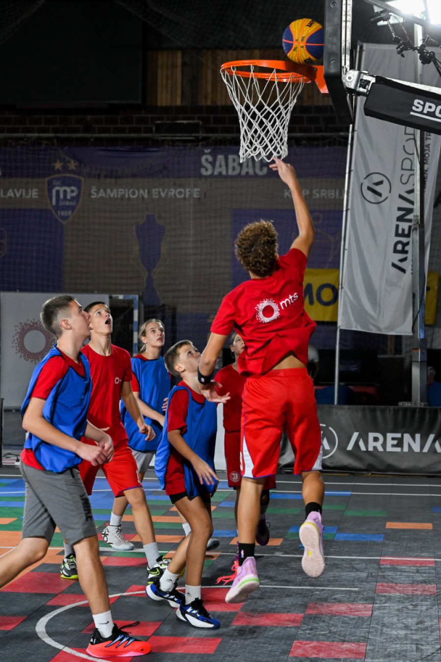 MTS karavan stiže u Loznicu i Sečanj: Sport, zabava i sjajna energija!