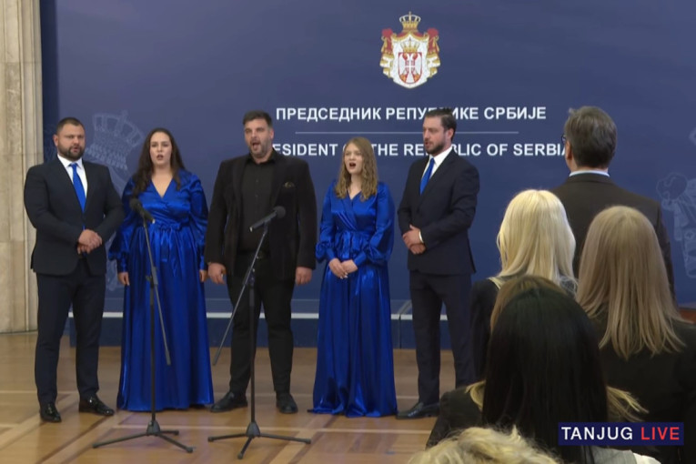 Vučić: Žensko preduzetništvo važno za opstanak porodica na selu! Sledeće godine povećavamo pomoć na 1.000.000 (VIDEO)